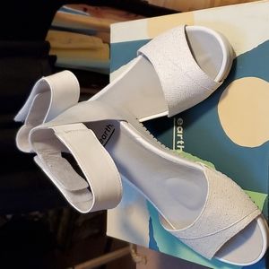 Earth Ficus Sagittarius offwhite leather wedge sandal